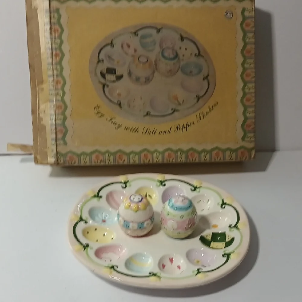 Decorative Egg Tray with Salt and Pepper Shakers